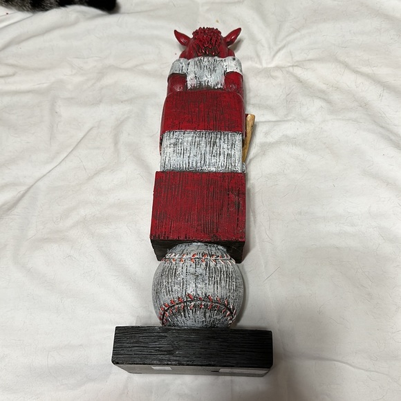 Razorback Baseball Totem, like new, great shape - Picture 3 of 4
